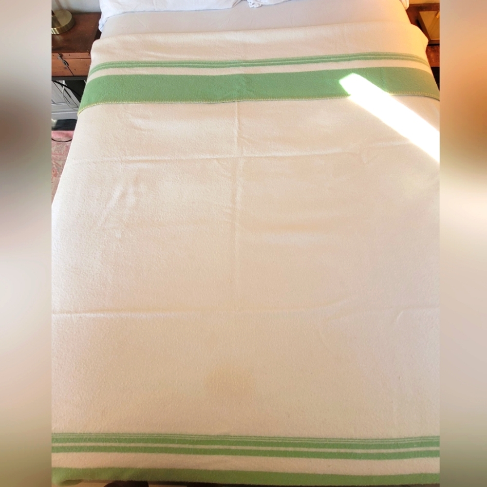 Vintage Wool Blend Blanket 60x80 - Picture 4 of 12